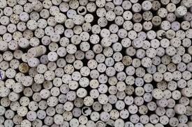 separação de materiais recicláveis de lâmpadas